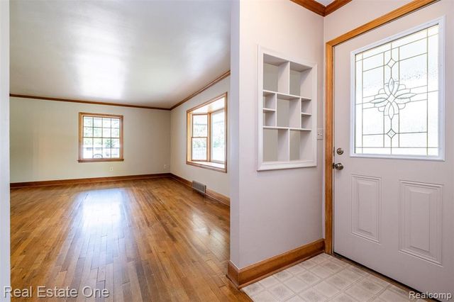 11030 Marshall Road, South Lyon, MI 48178