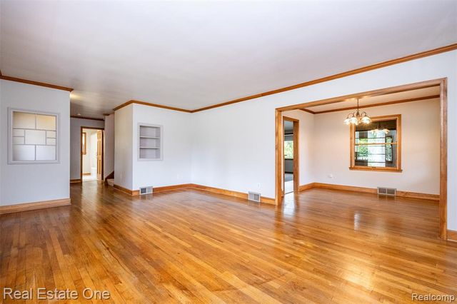 11030 Marshall Road, South Lyon, MI 48178