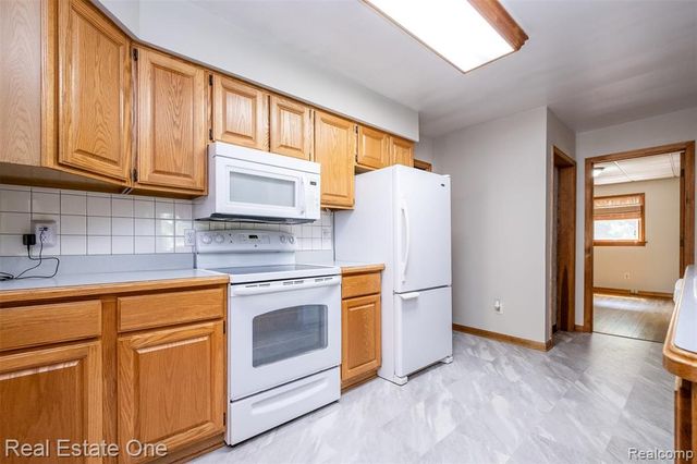 11030 Marshall Road, South Lyon, MI 48178