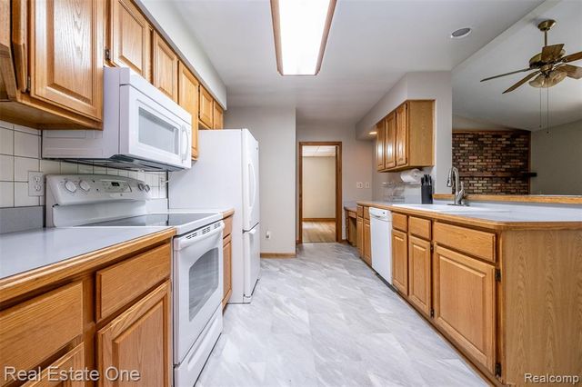 11030 Marshall Road, South Lyon, MI 48178
