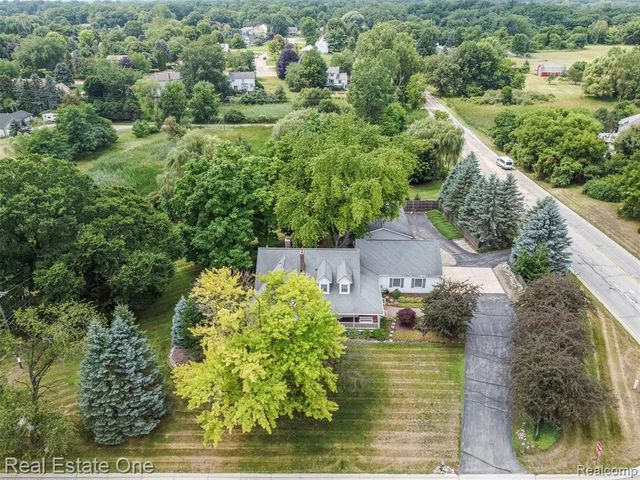 11030 Marshall Road, South Lyon, MI 48178