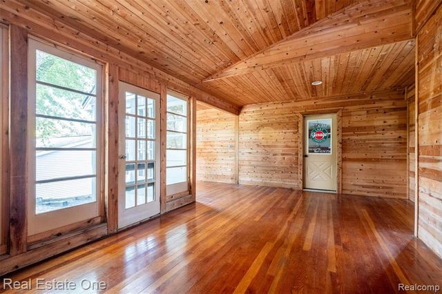 11030 Marshall Road, South Lyon, MI 48178