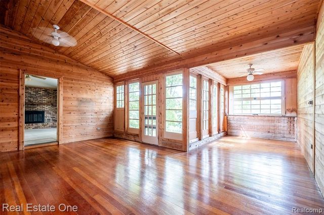 11030 Marshall Road, South Lyon, MI 48178