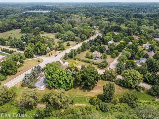 11030 Marshall Road, South Lyon, MI 48178