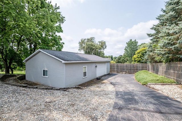 11030 Marshall Road, South Lyon, MI 48178