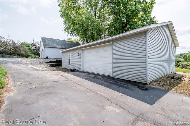 11030 Marshall Road, South Lyon, MI 48178