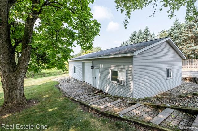 11030 Marshall Road, South Lyon, MI 48178