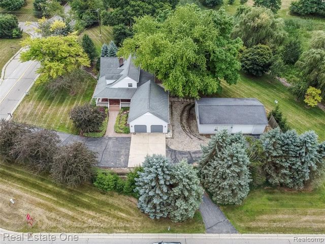 11030 Marshall Road, South Lyon, MI 48178