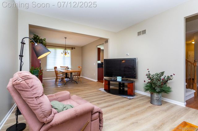 300 E Canford Park, Canton Charter Township, MI 48187