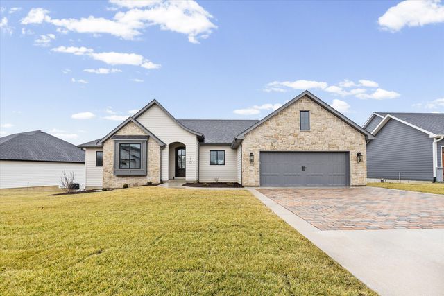 210 HELLWIG LN, Columbia, MO 65203