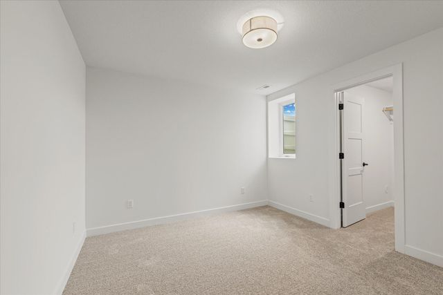 210 HELLWIG LN, Columbia, MO 65203