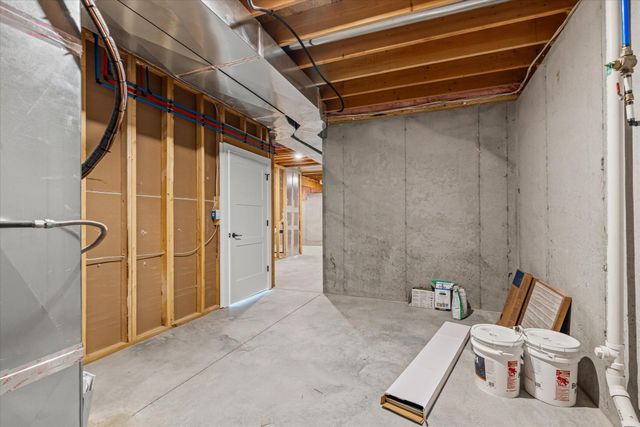 210 HELLWIG LN, Columbia, MO 65203