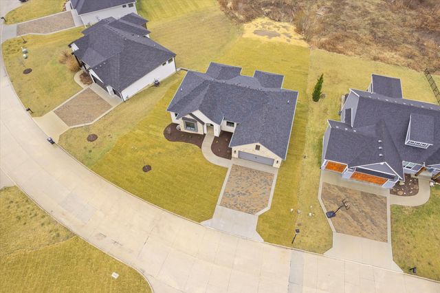 210 HELLWIG LN, Columbia, MO 65203