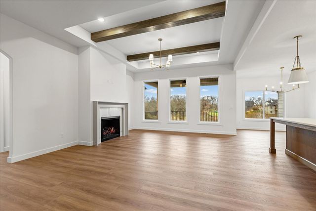 210 HELLWIG LN, Columbia, MO 65203