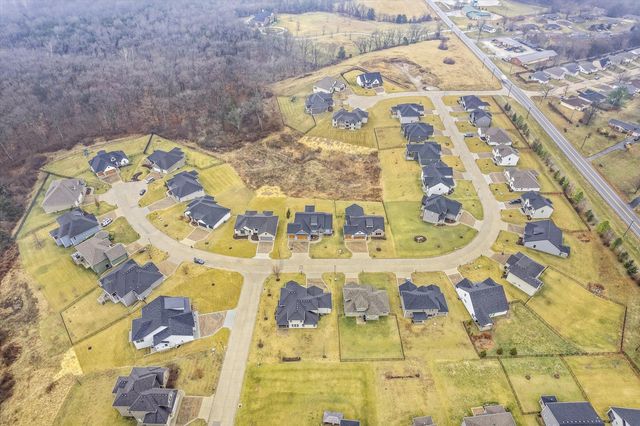 210 HELLWIG LN, Columbia, MO 65203