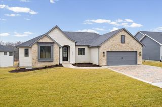 210 HELLWIG LN, Columbia, MO 65203