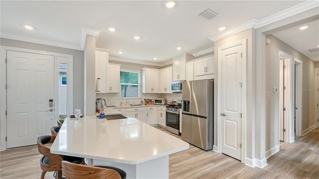 3231 ALBA CIRCLE, Bradenton, FL 34211