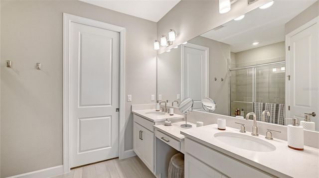 3231 ALBA CIRCLE, Bradenton, FL 34211