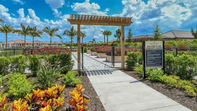 3231 ALBA CIRCLE, Bradenton, FL 34211