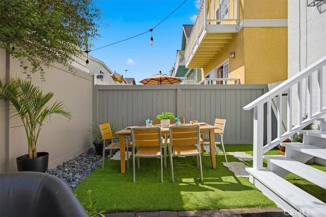 1633 Steinhart Avenue, Redondo Beach, CA 90278