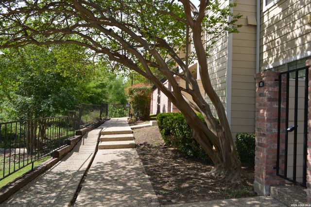 11610 Vance Jackson Rd Apt 105, San Antonio, TX 78230