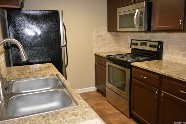 11610 Vance Jackson Rd Apt 105, San Antonio, TX 78230