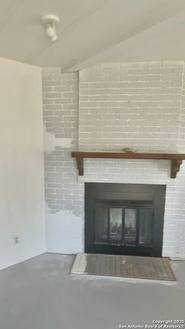 1584 Hidden Fawn, Canyon Lake, TX 78133