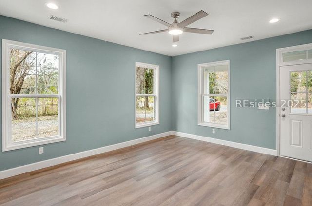 23 Seabrook Center Rd, Seabrook, SC 29940