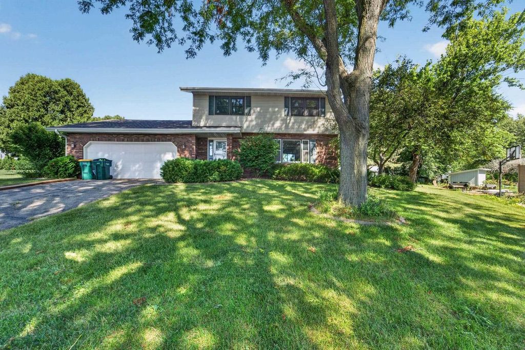 4552 Falcon Court, Cottage Grove, WI 53527