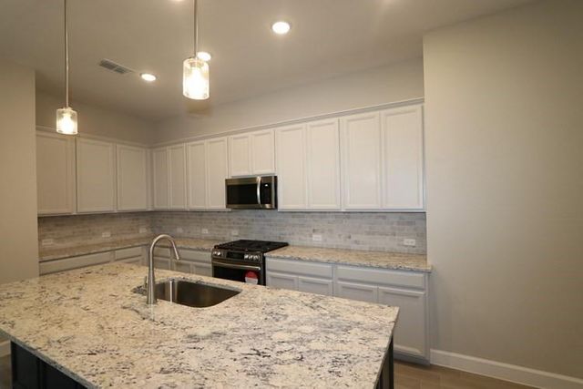 17434 Vino Vines Lane, Conroe, TX 77302