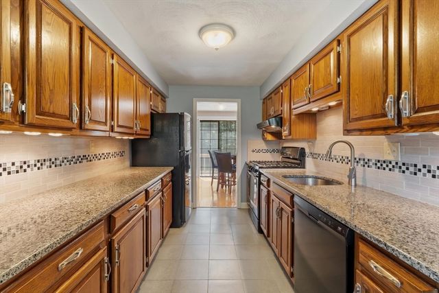292 Apache Way 292, Tewksbury, MA 01876