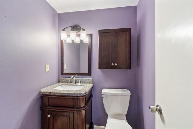 292 Apache Way 292, Tewksbury, MA 01876