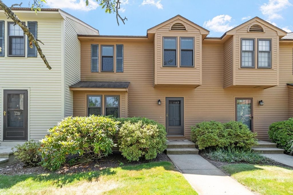 292 Apache Way 292, Tewksbury, MA 01876