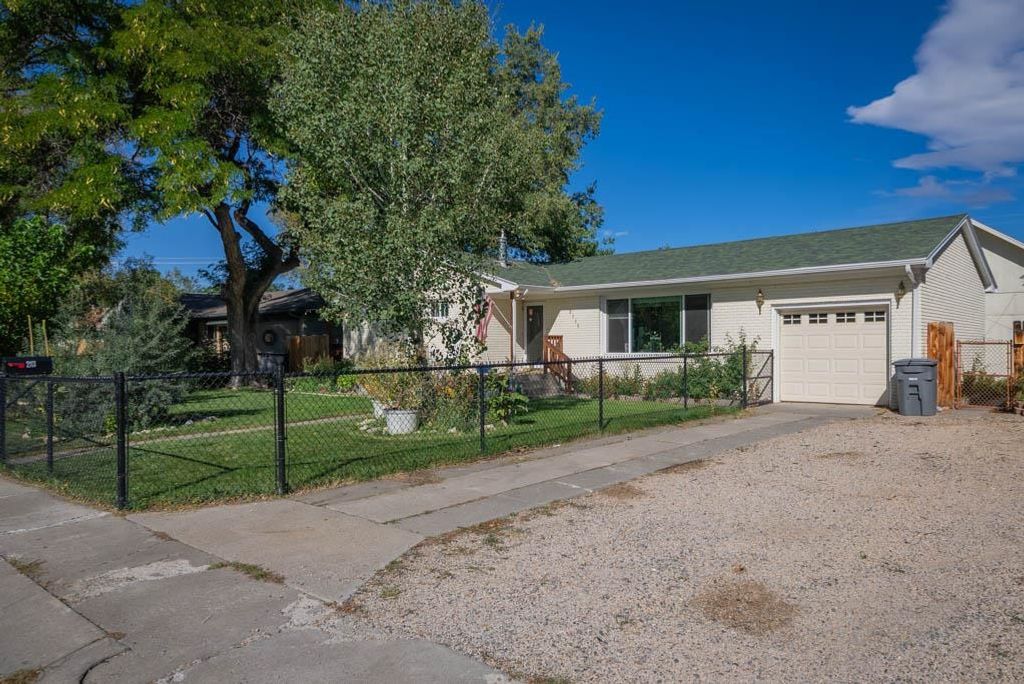 2113 N Kerper Blvd, Cody, WY 82414 photo 4