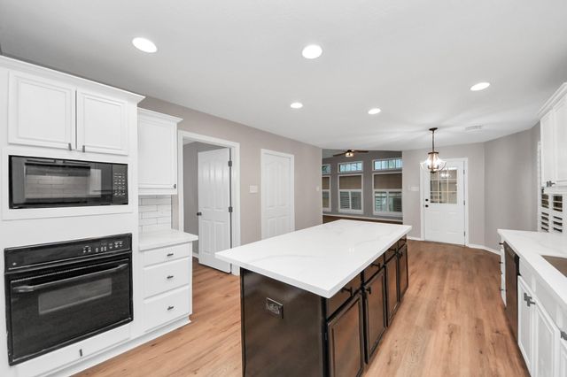 1410 Long View Drive, Pearland, TX 77581