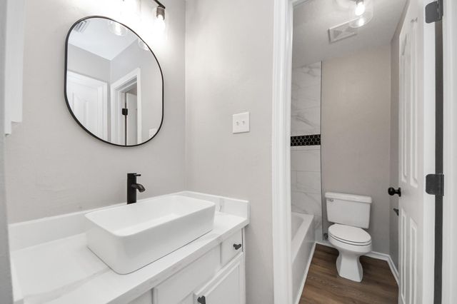 1410 Long View Drive, Pearland, TX 77581