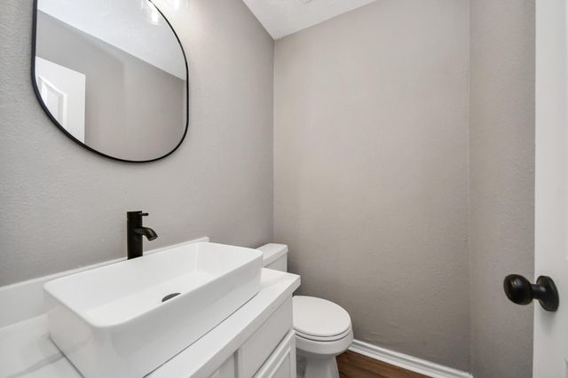 1410 Long View Drive, Pearland, TX 77581