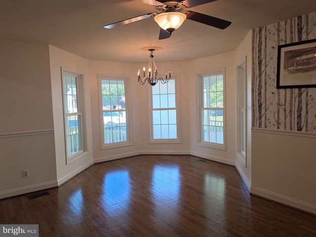 1130 HAPPY RIDGE DR, Front Royal, VA 22630