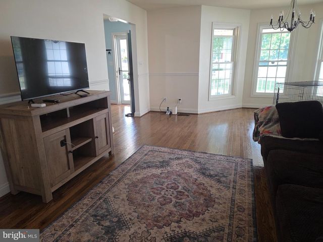 1130 HAPPY RIDGE DR, Front Royal, VA 22630