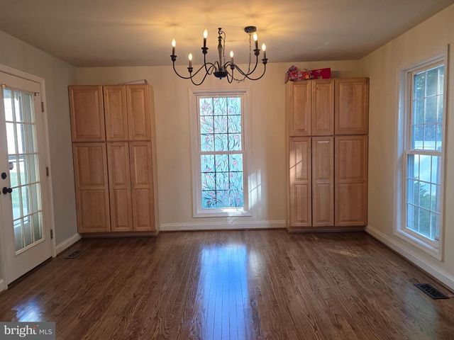 1130 HAPPY RIDGE DR, Front Royal, VA 22630