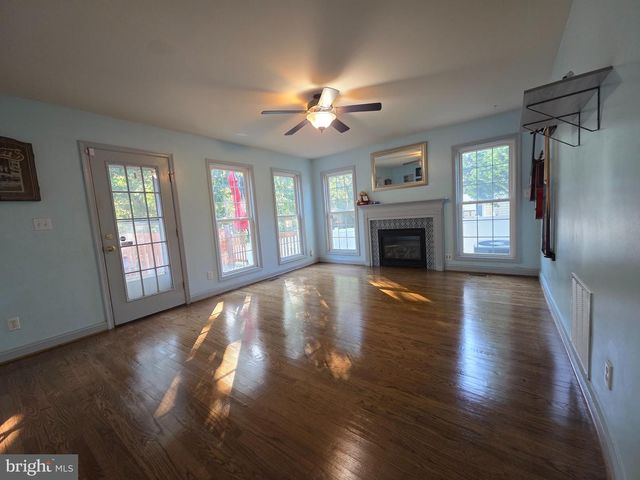 1130 HAPPY RIDGE DR, Front Royal, VA 22630