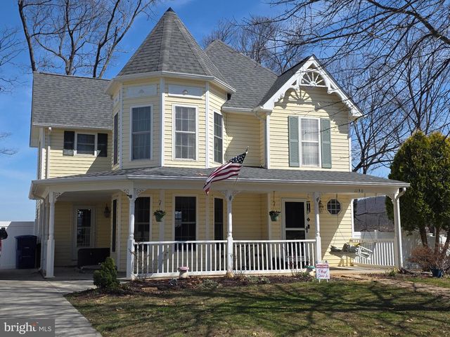 1130 HAPPY RIDGE DR, Front Royal, VA 22630