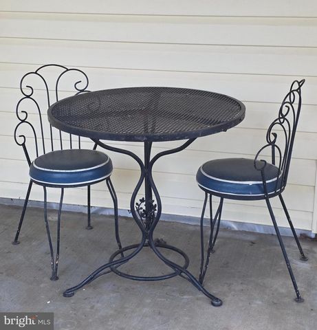 1130 HAPPY RIDGE DR, Front Royal, VA 22630