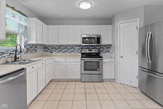 5636 Glen Canyon Drive, Indianapolis, IN 46237