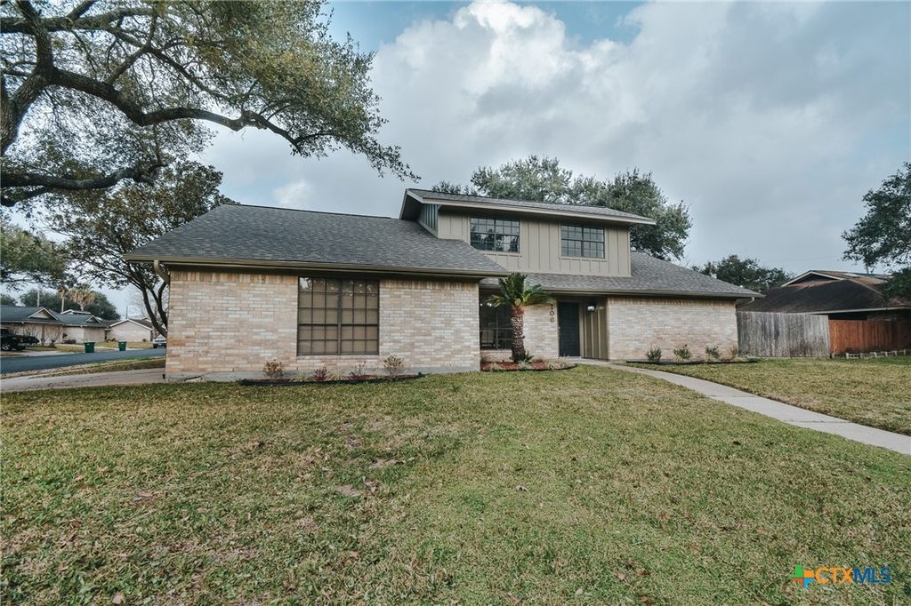 106 Chama Drive, Victoria, TX 77904