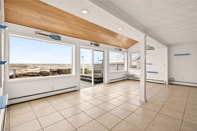 2644 Edgemere Drive, Greece, NY 14612