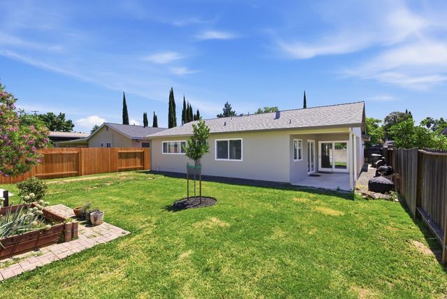 5411 Sawtooth Ct, Sacramento, CA 95842