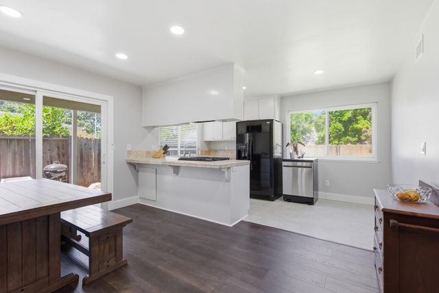 5411 Sawtooth Ct, Sacramento, CA 95842