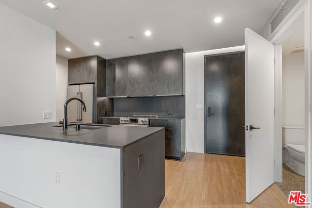 3688 Overland Avenue 412, Los Angeles, CA 90034