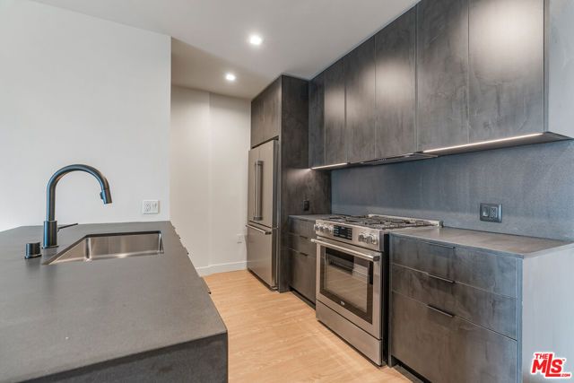 3688 Overland Avenue 412, Los Angeles, CA 90034